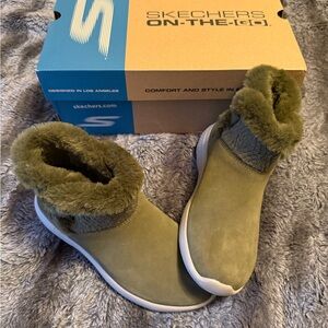 Skechers On the Go 2 Women’s Boot Size 7 WIDE